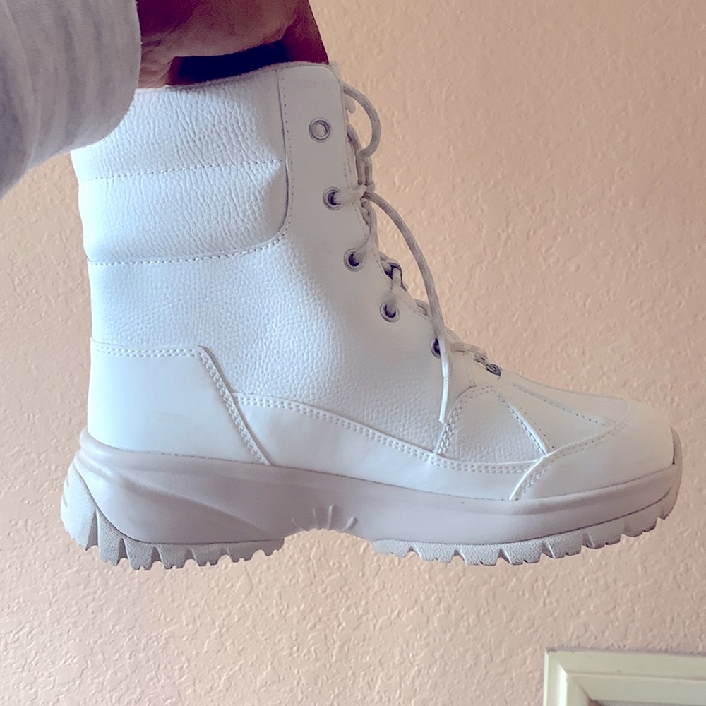 Ugg snow boots